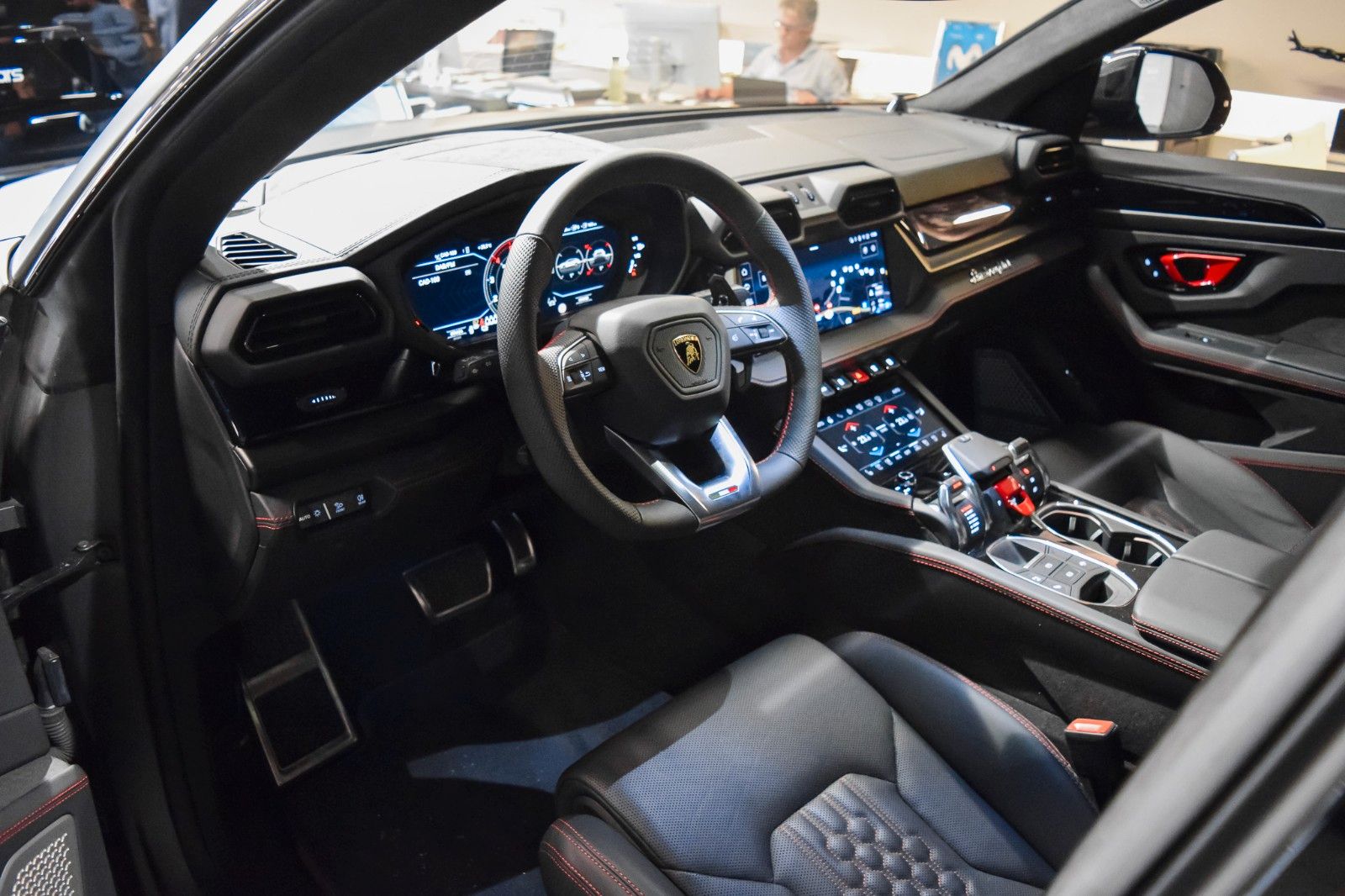 Lamborghini Urus 4.0 V8 PHEV SE-PANO ROOF-B&O imagem 3