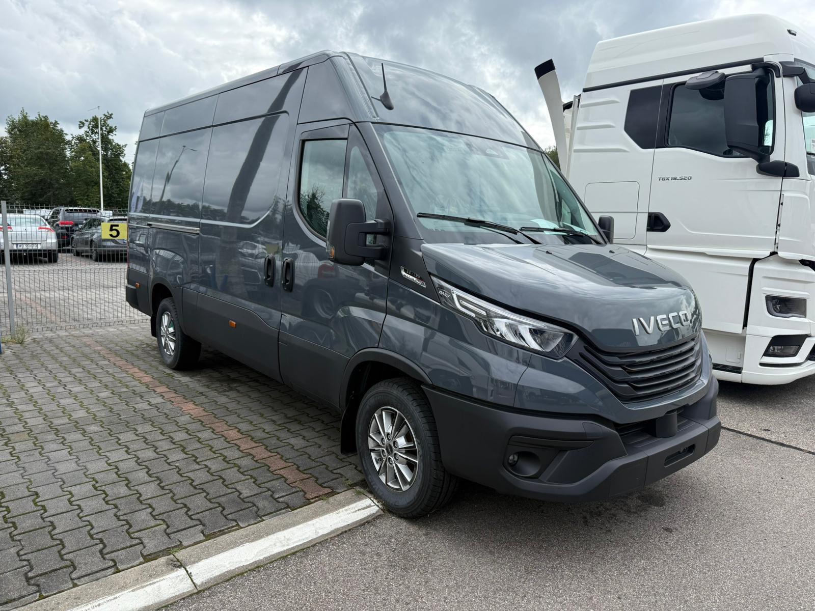 Iveco Daily 35S12 HI-Matic L3H2 12m³+AHK+ACC+NAVI