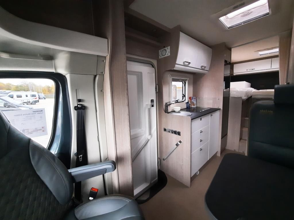 Fahrzeugabbildung Bürstner Lyseo Time Skyline 690 G Verfüg./Sparen Sie 20.3