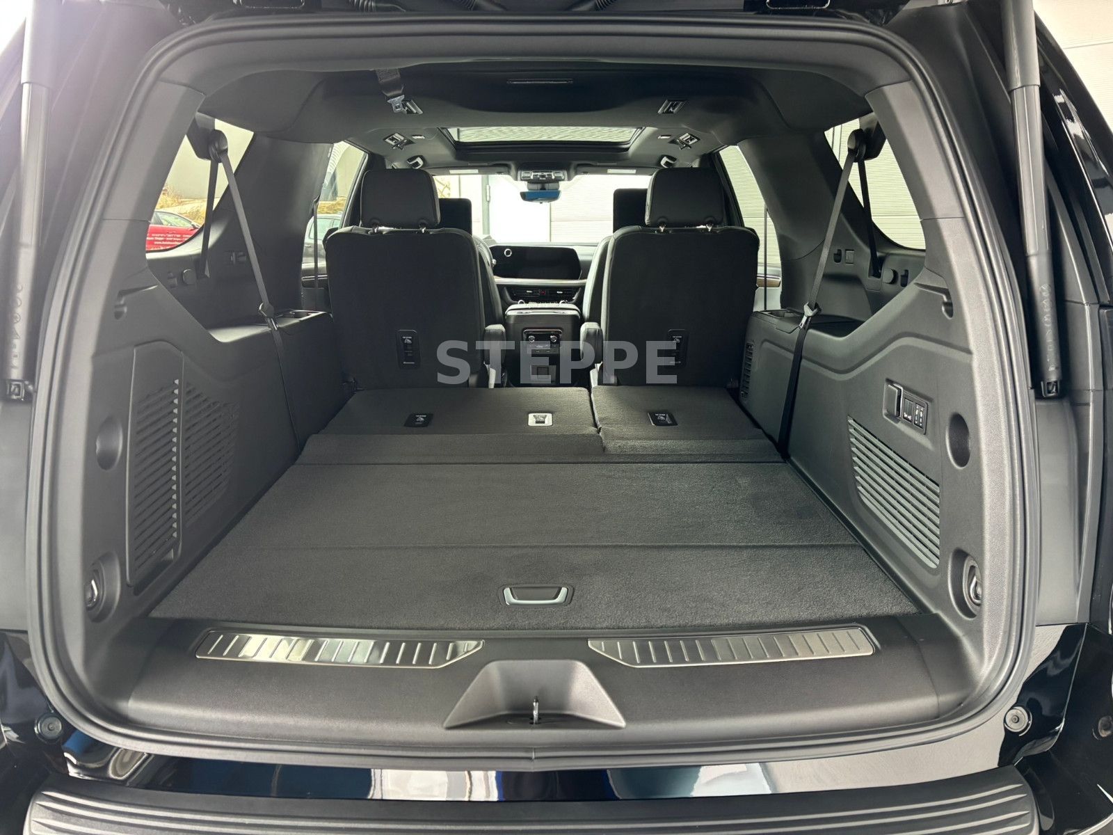 Chevrolet MY26 Suburban 6,2 High Country AHK  24" Luftfed.