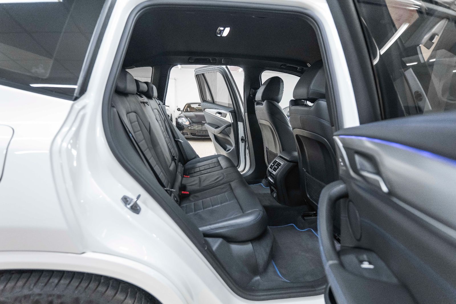 Fahrzeugabbildung BMW X3 Sdrive18D M-SPORT KAM NAV LED RDK LEDER TEMPO