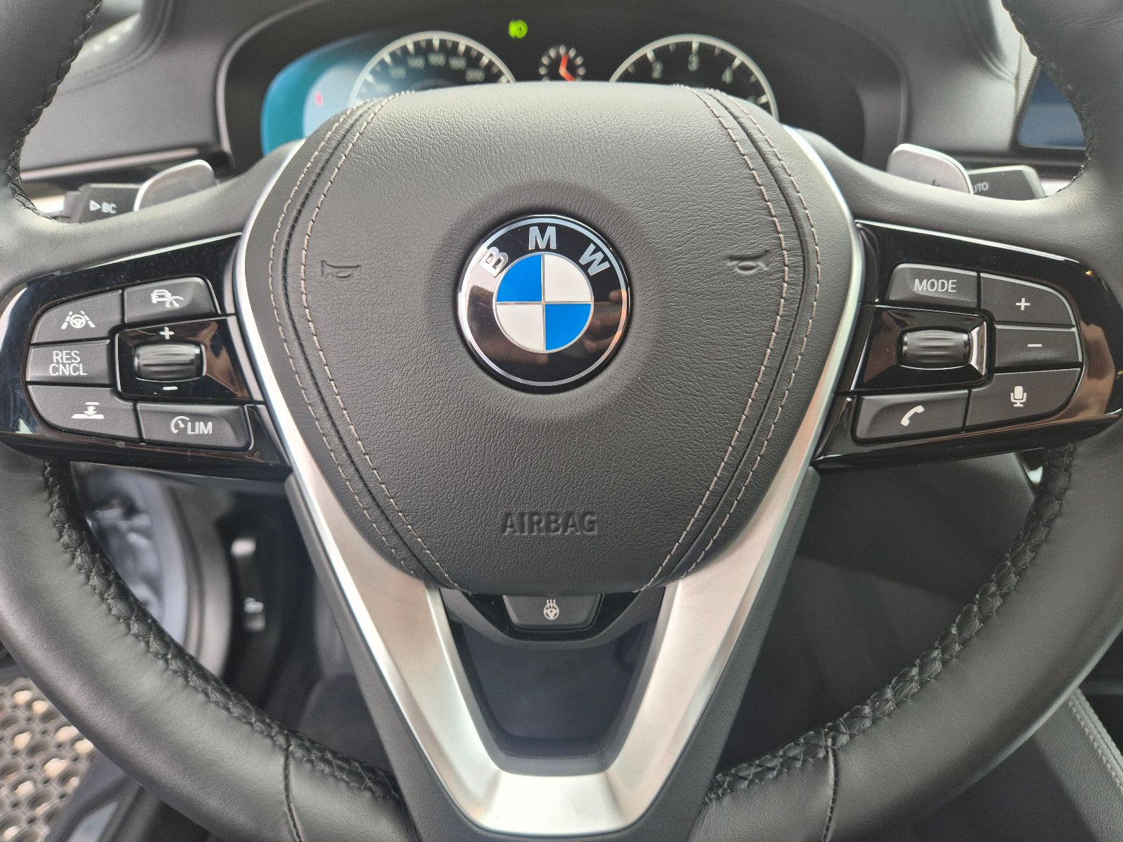 BMW 540i Luxury Line Head-Up Soft-Close Harman Kardo foto 18