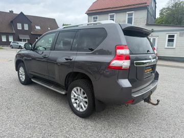 Toyota Land Cruiser - 4