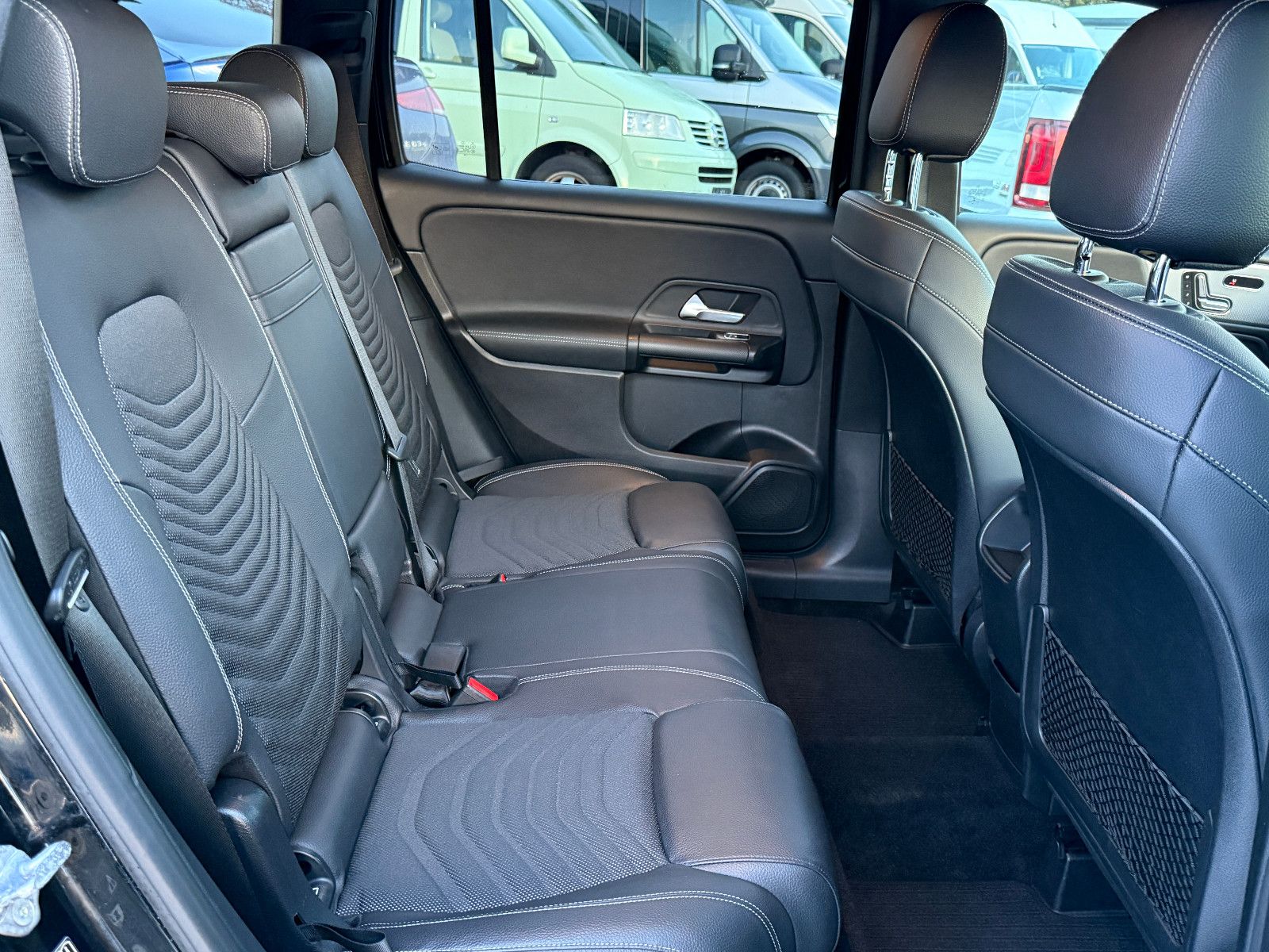 Fahrzeugabbildung Mercedes-Benz GLB 220d 4Matic Aut AHK DAB Navi Memory SHZ PDC