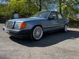 Mercedes-Benz 260 E H-Kennzeichen, Rostfrei, Tieferlegung uvm. - Mercedes-Benz 260 aus 1989: 260e