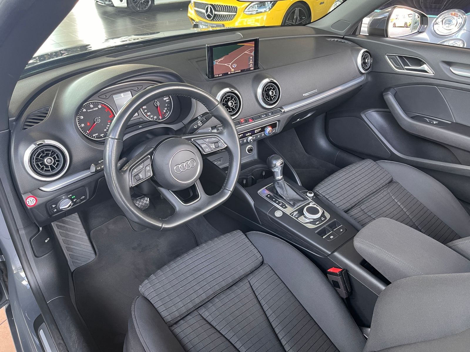 Fahrzeugabbildung Audi A3 Cabriolet 35 TFSI sport XENON RFK NAVI