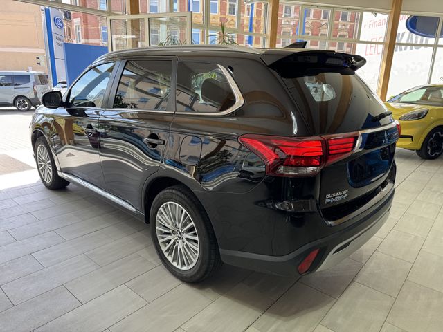 Mitsubishi Outlander PHEV Basis Spirit 4WD