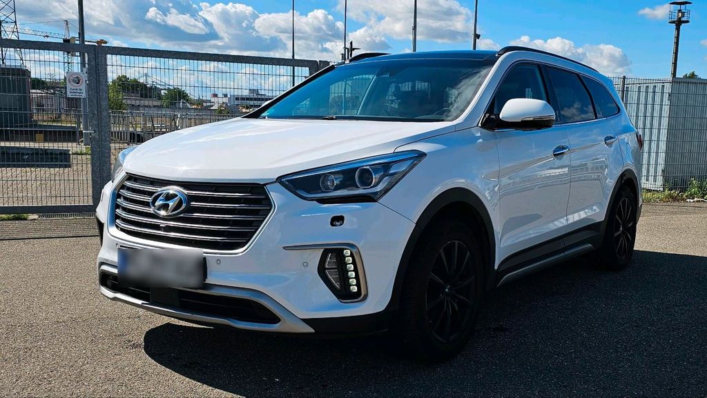 Image of Hyundai Grand Santa Fe