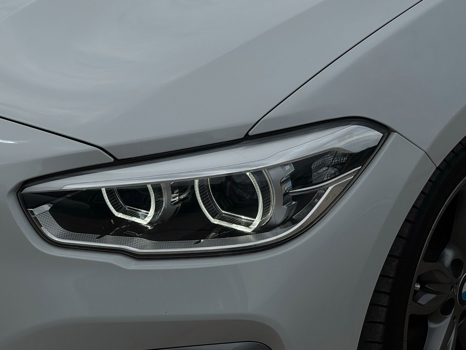 Fahrzeugabbildung BMW M140i Aero REMUS HIFI PDC KZG Keyless Alcantara