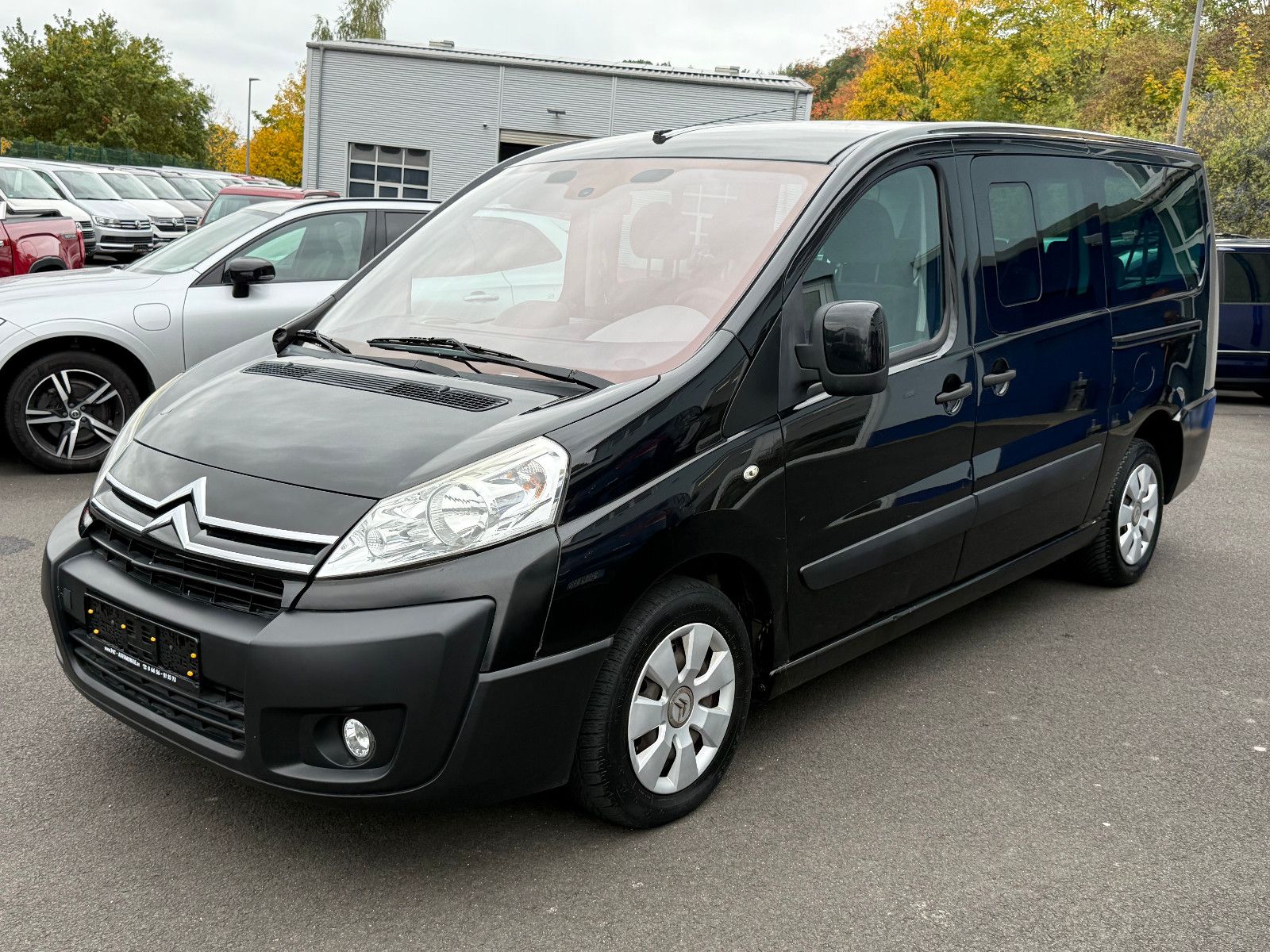 Fahrzeugabbildung Citroën Jumpy HDi 125 FAP Confort L2 9-Sitzer AHK PDC