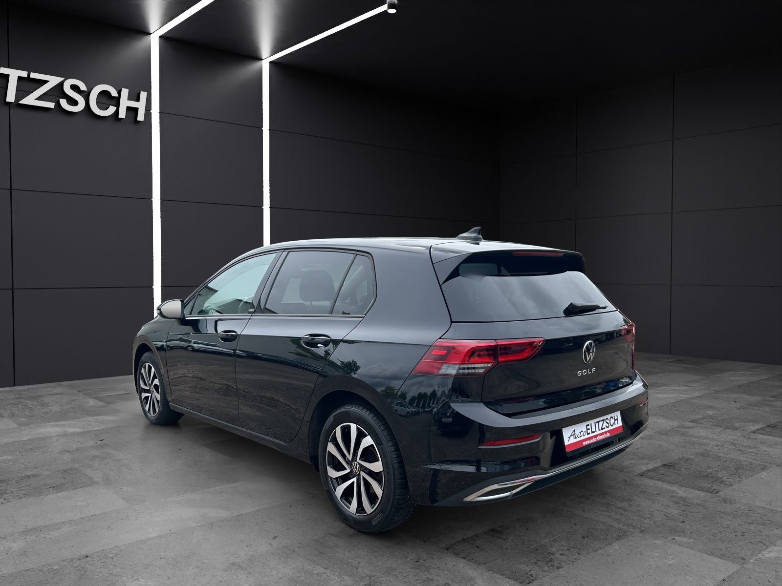 Fahrzeugabbildung Volkswagen Golf VIII TDI Active DSG LED Navi AHK ACC RFK SH