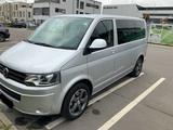 Volkswagen VW Multivan T5 - Volkswagen LT aus 2012