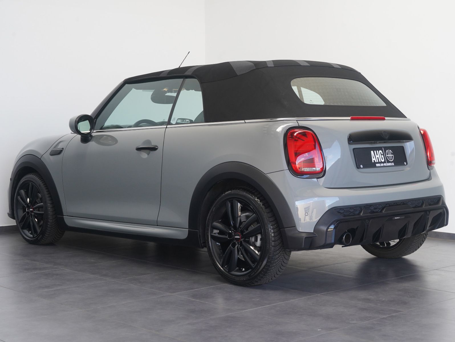 Fahrzeugabbildung MINI Cooper Cabrio John Cooper Works Trim MINI YOURS