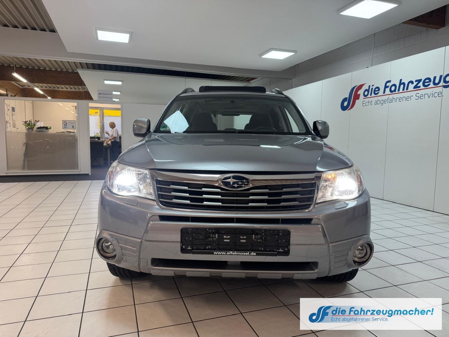 Fahrzeugabbildung Subaru Forester Comfort Xenon Alu Klima el.SP *EXPORT