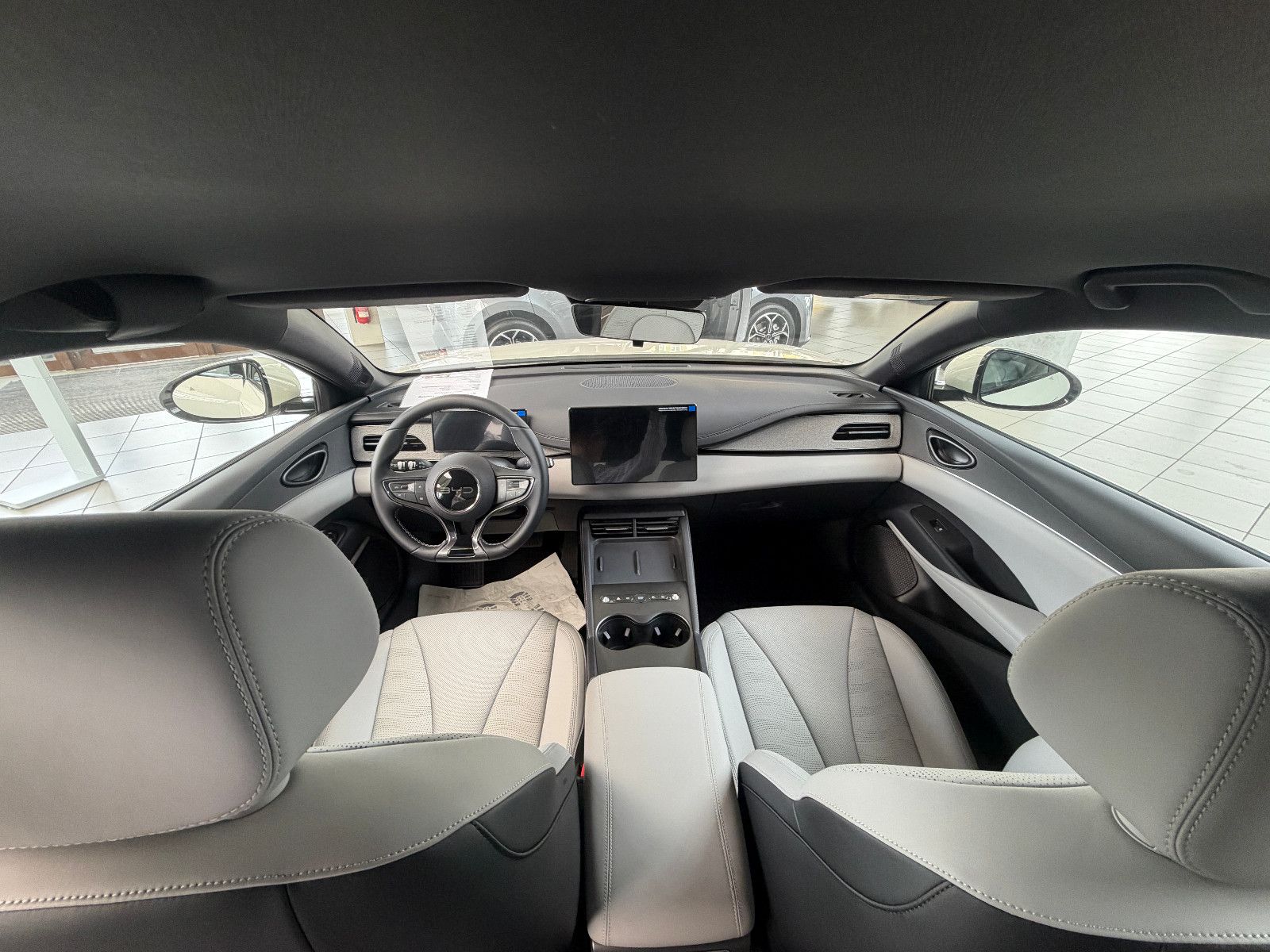 BYD SEAL 6