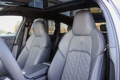 AUDI A6 Avant 45 TFSI quattro S LINE/ MATRIX LED/ B&O AUDI A6 Avant 45 TFSI quattro S LINE/ MATRIX LED/ B&O
