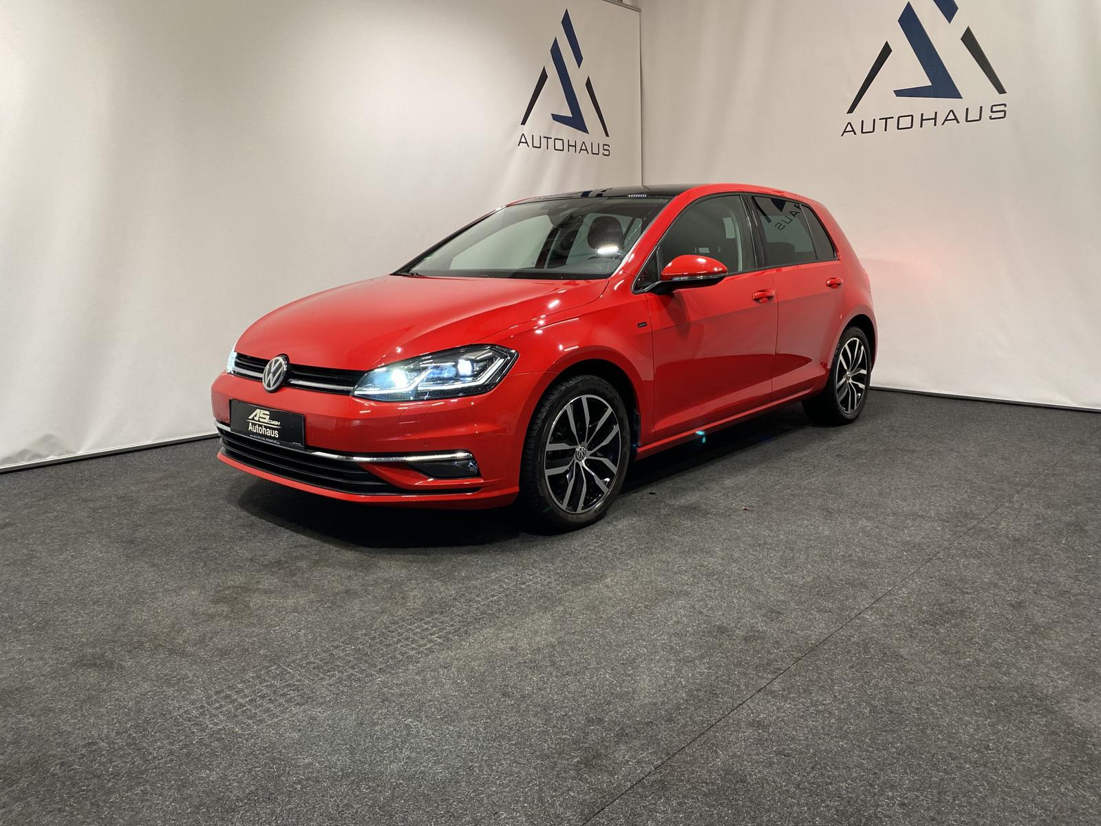 Volkswagen Golf VII Pano Autom Navi PDC SHZ CarPlay LED