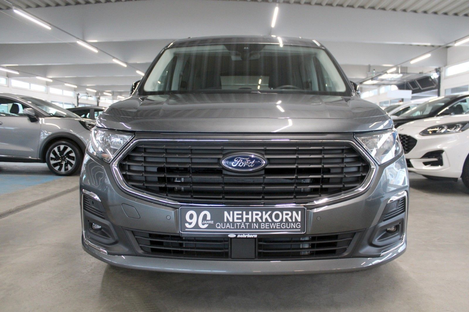Fahrzeugabbildung Ford Tourneo Connect Titanium Automatik ACC CAM GJR