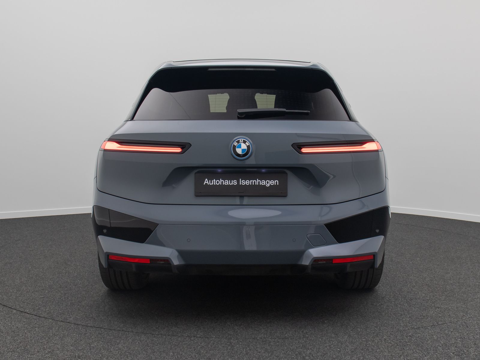 Fahrzeugabbildung BMW iX xD50 360°Laser B&W SoftC SkyLounge DAB 22Zoll