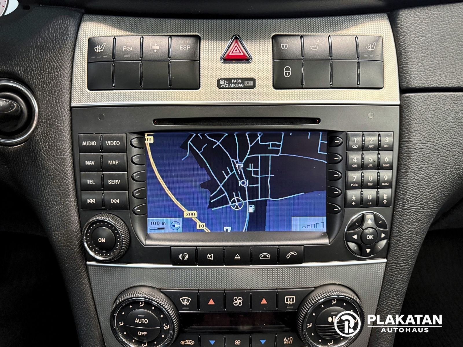Fahrzeugabbildung Mercedes-Benz CLK 320 CDI Harman/Kard Leder Memory MB-Service