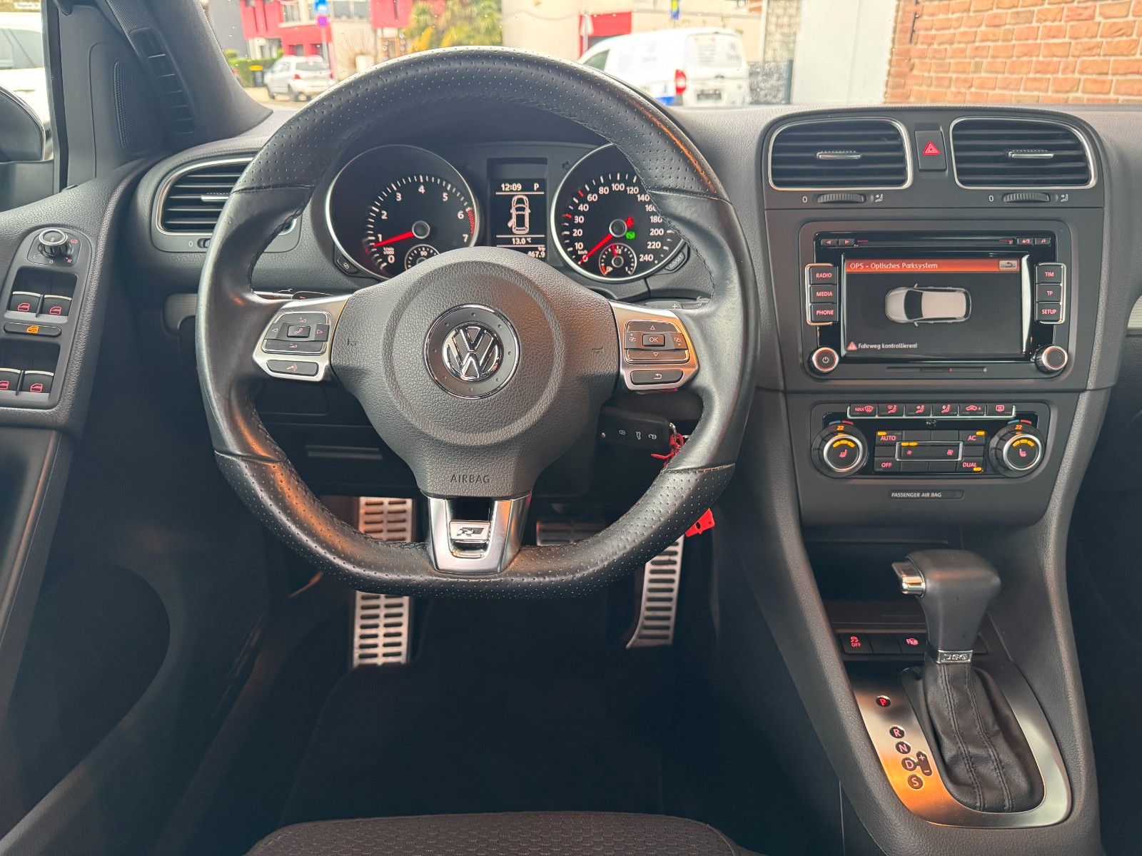 Fahrzeugabbildung Volkswagen Golf VI R-line DSG Klimaaut./PDC/Bluetooth