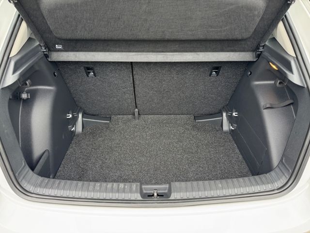 Fahrzeugabbildung SKODA Fabia Ambition 1.0 MPI 80 PS 5-Gang LED SHZG AC