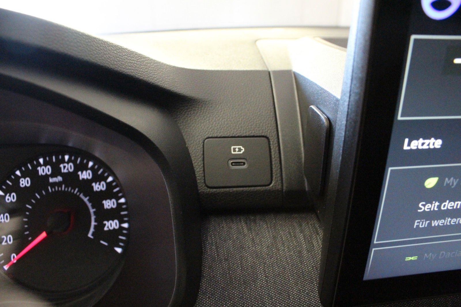 Fahrzeugabbildung Dacia Jogger TCe 110Expression MY26 *Winterp.*