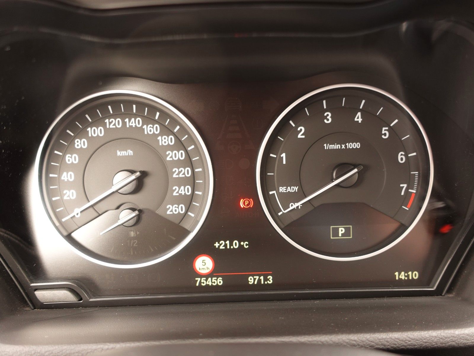 Fahrzeugabbildung BMW X1 xDrive20i A Sport Line I.Hd/AHK/LED/HeadUp/18