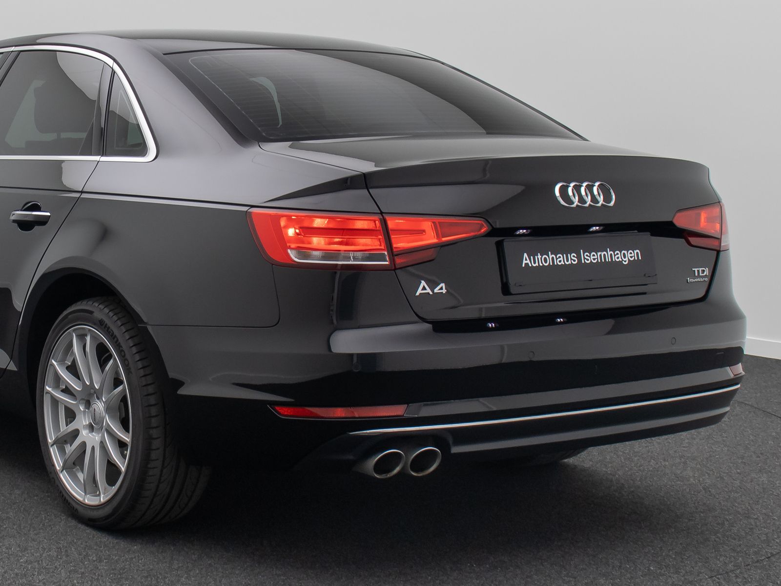 Fahrzeugabbildung Audi A4 quattro design Xenon PDC GSD Limit HiFi 18LM