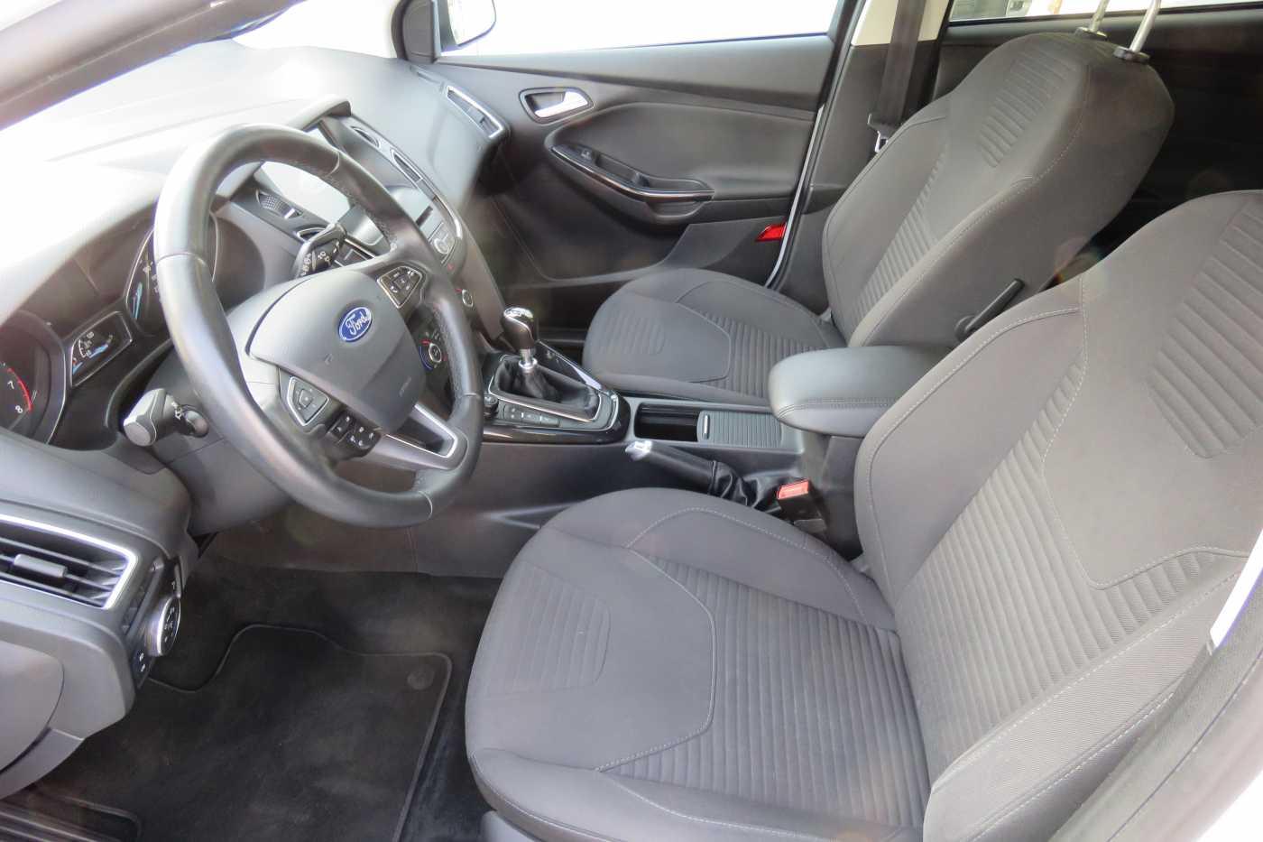 Ford Focus Turnier Titanium Navi AHK 81TKM
