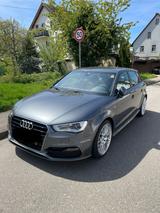 Audi A3 Sportback S-Line 1.8 TFSI Automatik - Audi A3 mit Benzin-Antrieb: Kleinwagen, 1.8