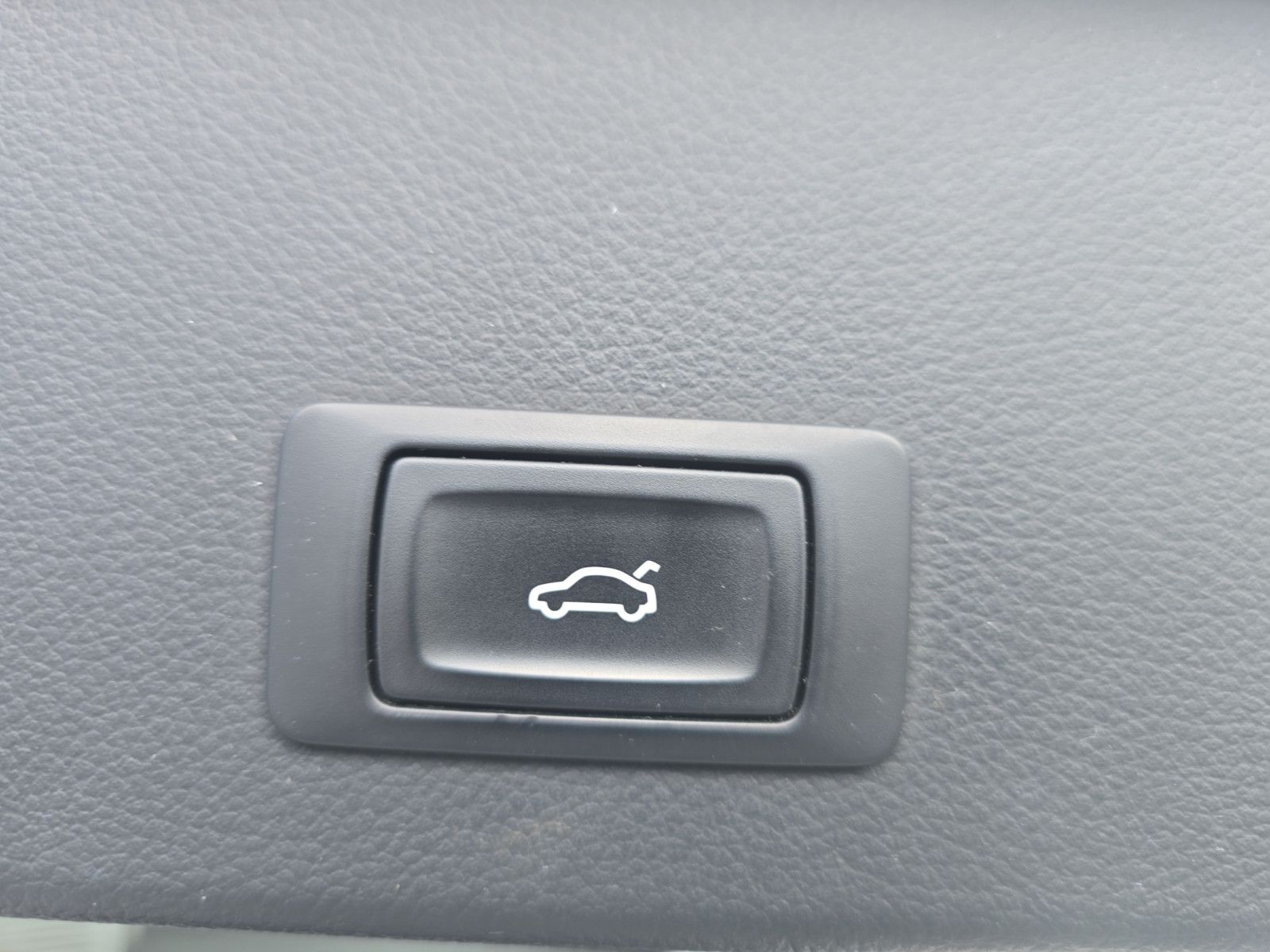 Fahrzeugabbildung Audi A6 Avant 3.0 TDI quattro 3x S-Line Voll