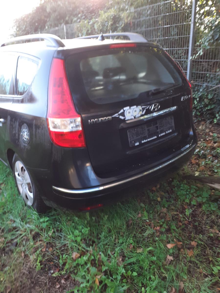 Hyundai i30 2010 — двигун 1.396 cm³, 109 HP (80kW)