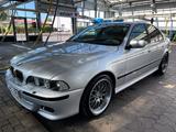 BMW E39 530i original M-Paket -Liebhaberfahrzeug - BMW 530 Limousine 530i e39 mit Benzin-Antrieb