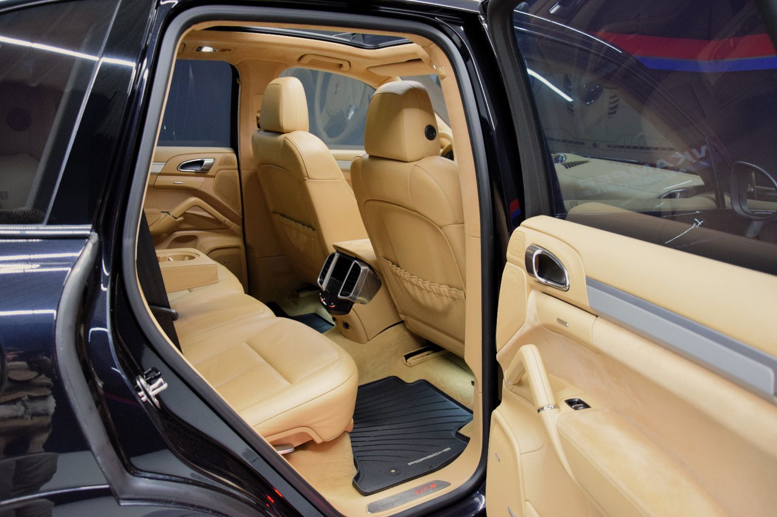 Fahrzeugabbildung Porsche Cayenne GTS PDLS+ Chrono BOSE Pano *Luft Kamera