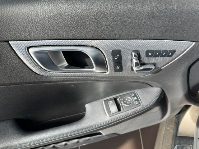 Fahrzeugabbildung Mercedes-Benz SLC 300 AMG Line AIRSCARF MEMORY LED