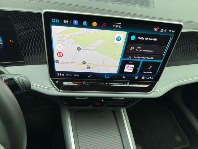 Passat Variant Business 1,5 l eTSI DSG LED Navi 