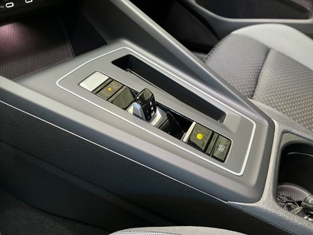 Fahrzeugabbildung Volkswagen Golf Variant VIII 1.5 TSI DSG ACTIVE NAVI KAMERA