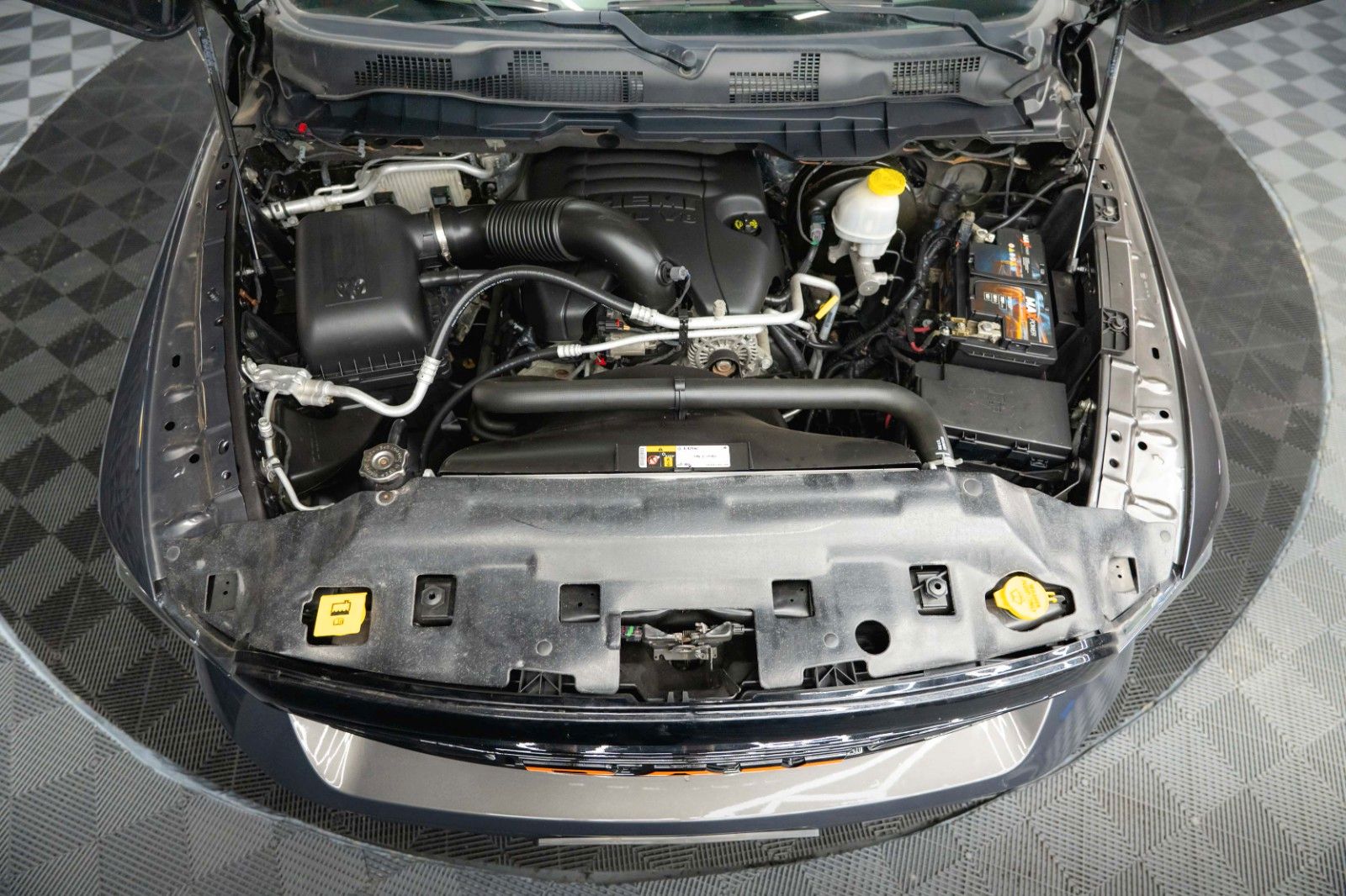 Fahrzeugabbildung Dodge RAM 5.7 V8 HEMI 4x4 OFFROAD Night-Paket *LED*