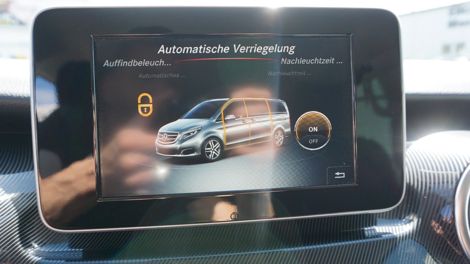 Fahrzeugabbildung Mercedes-Benz V 220d EDITION lang  7 Sitze,Navi,AHK,SR+WR