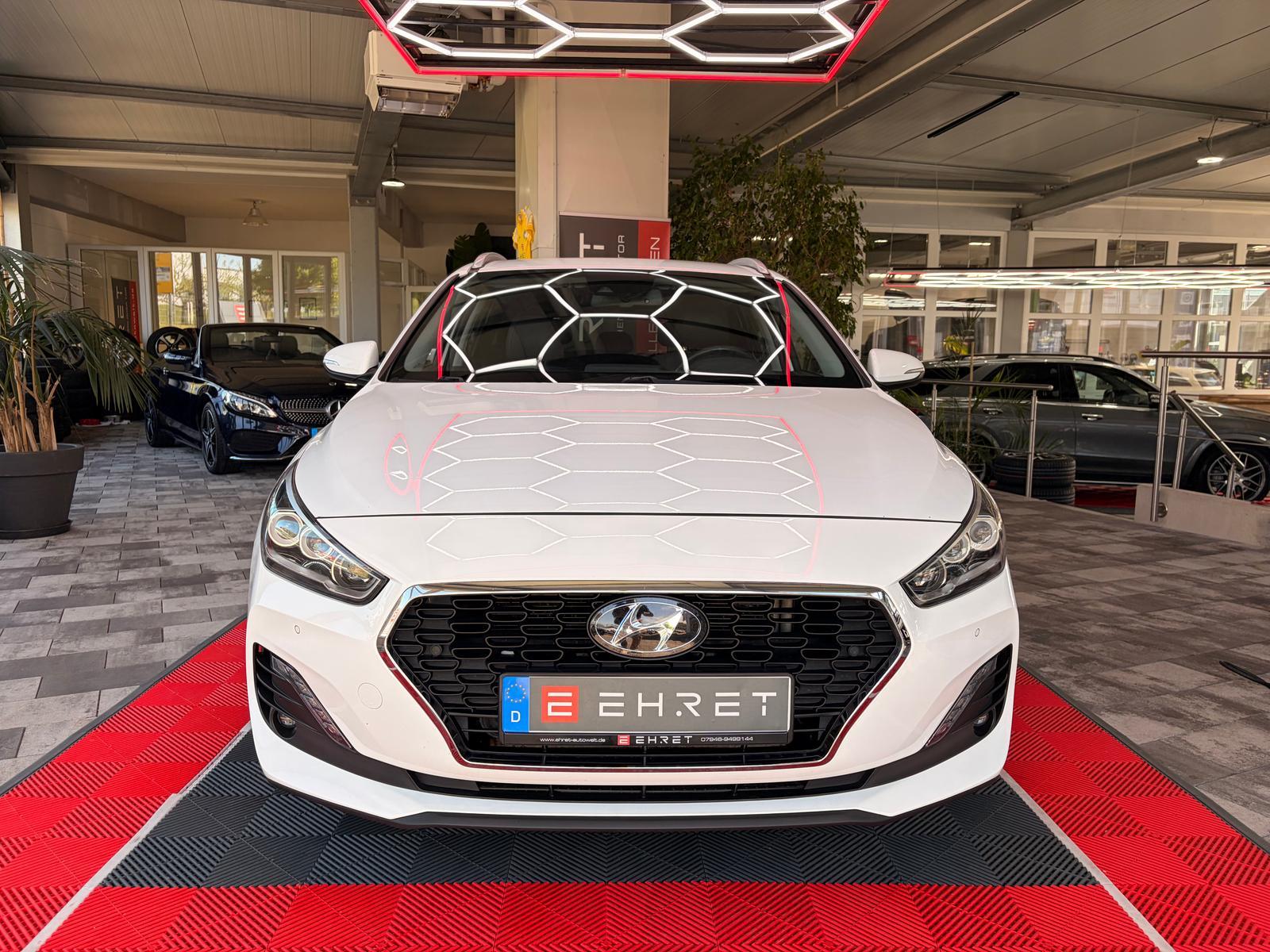 Hyundai i30 cw Trend *Shzg,PDC*