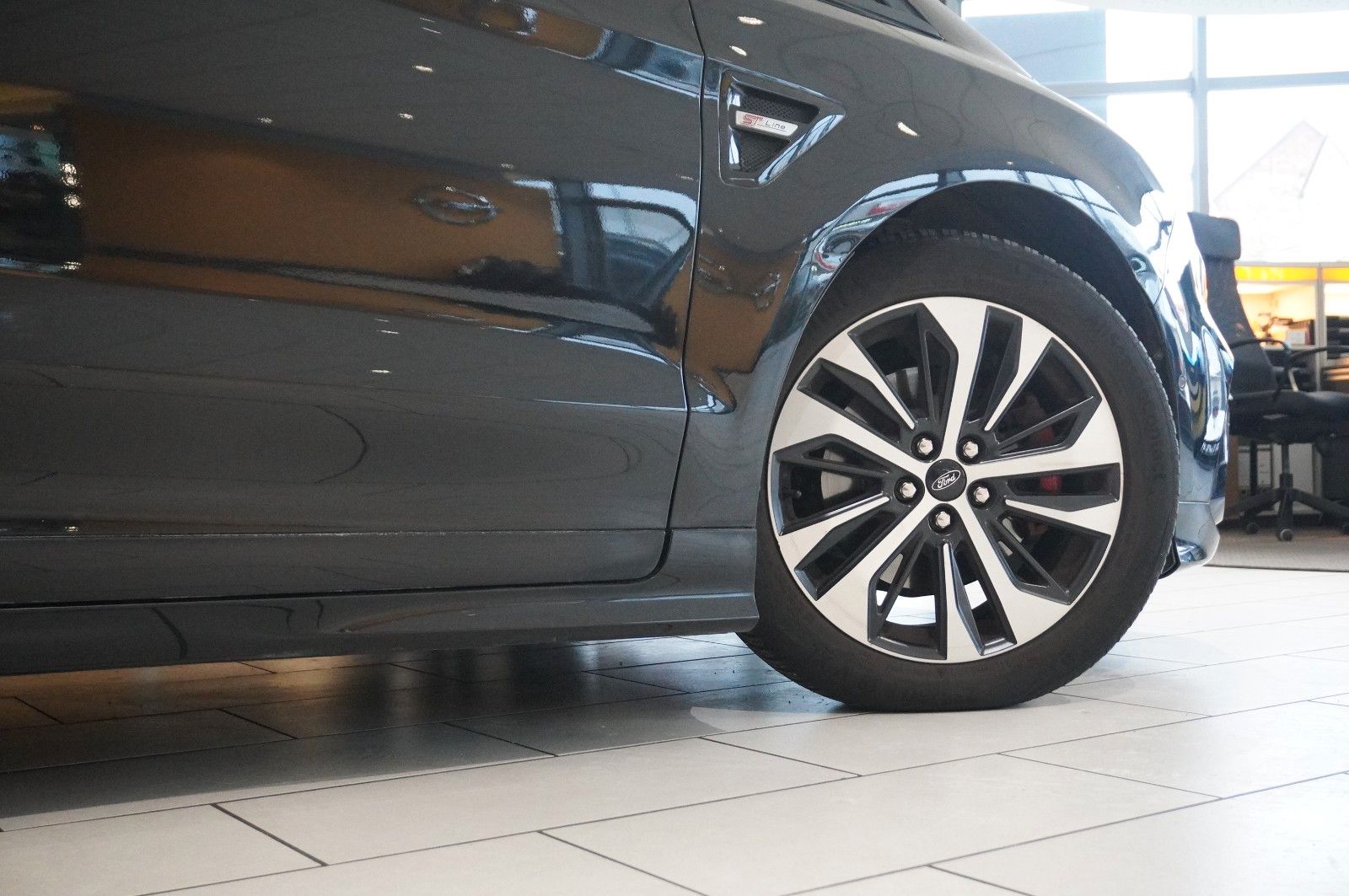 Fahrzeugabbildung Ford S-Max 2.0D ST LINE 7-SITZE NAVI/LED/KAMERA/AHK