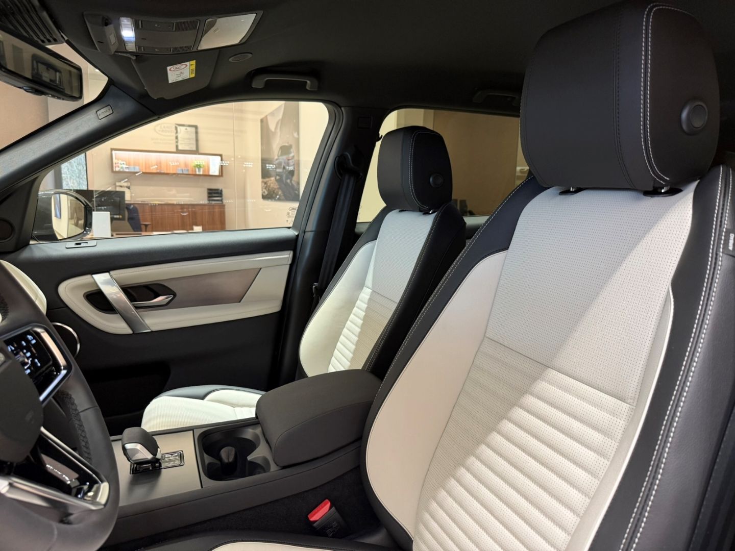 Land Rover Discovery Sport - Bild 12