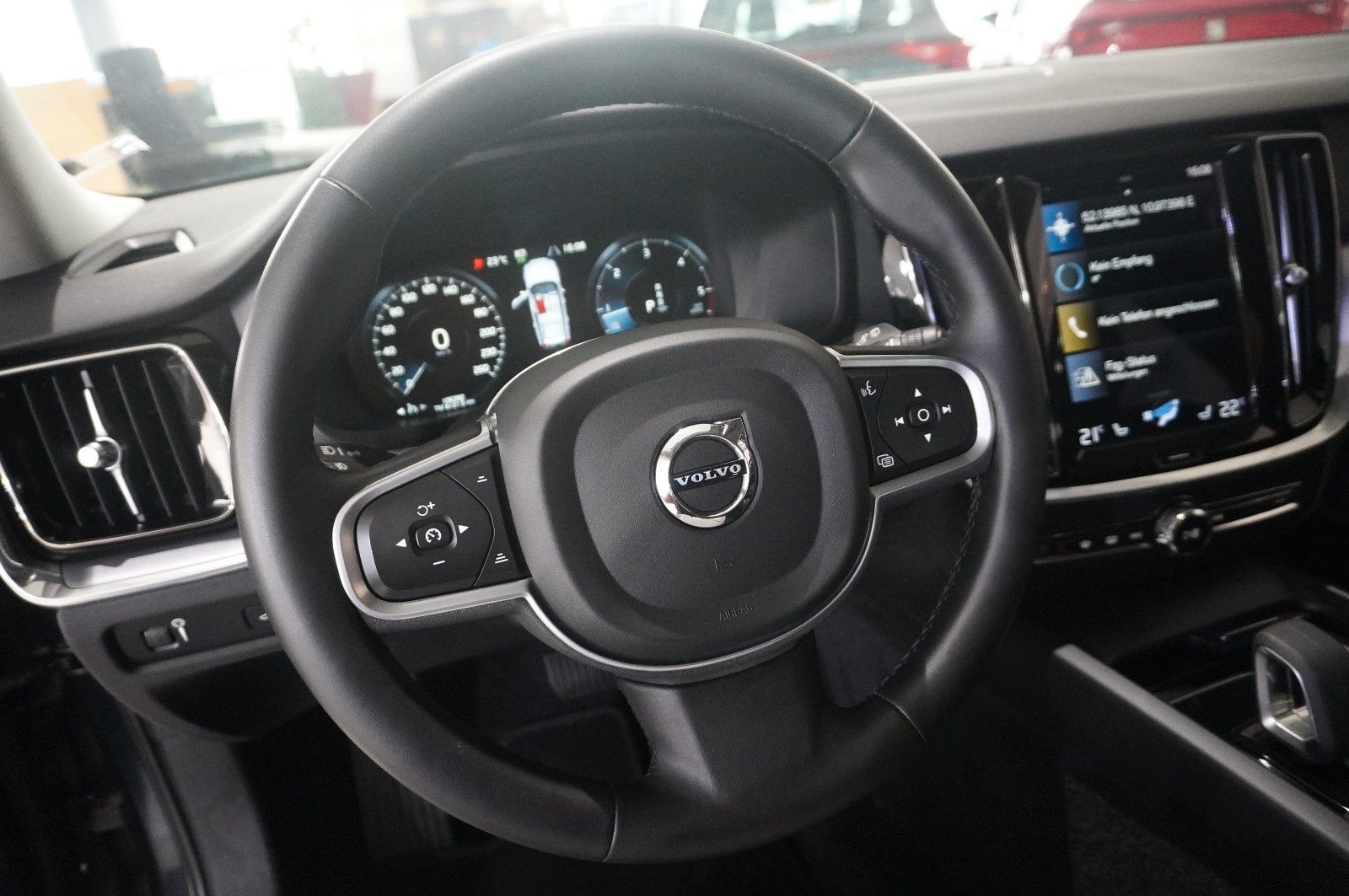 Fahrzeugabbildung Volvo V60 Kombi B4 MOMENTUM PRO NAVI/LED/KAMERA/VIRT.