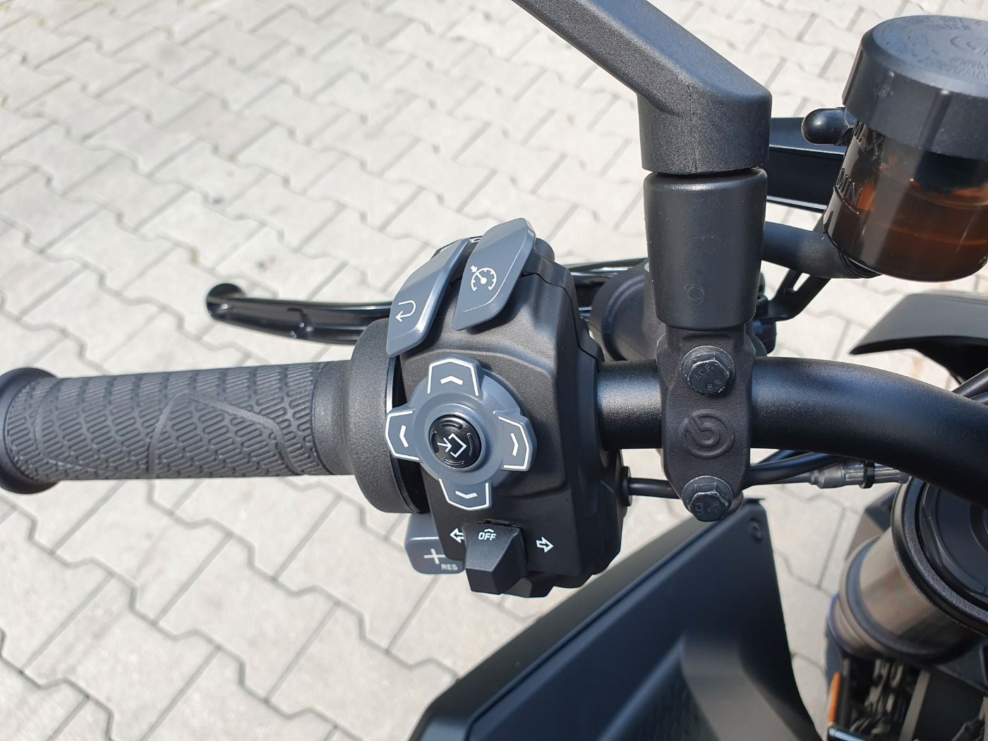 Fahrzeugabbildung KTM 1390 Super Duke R Evo 2024