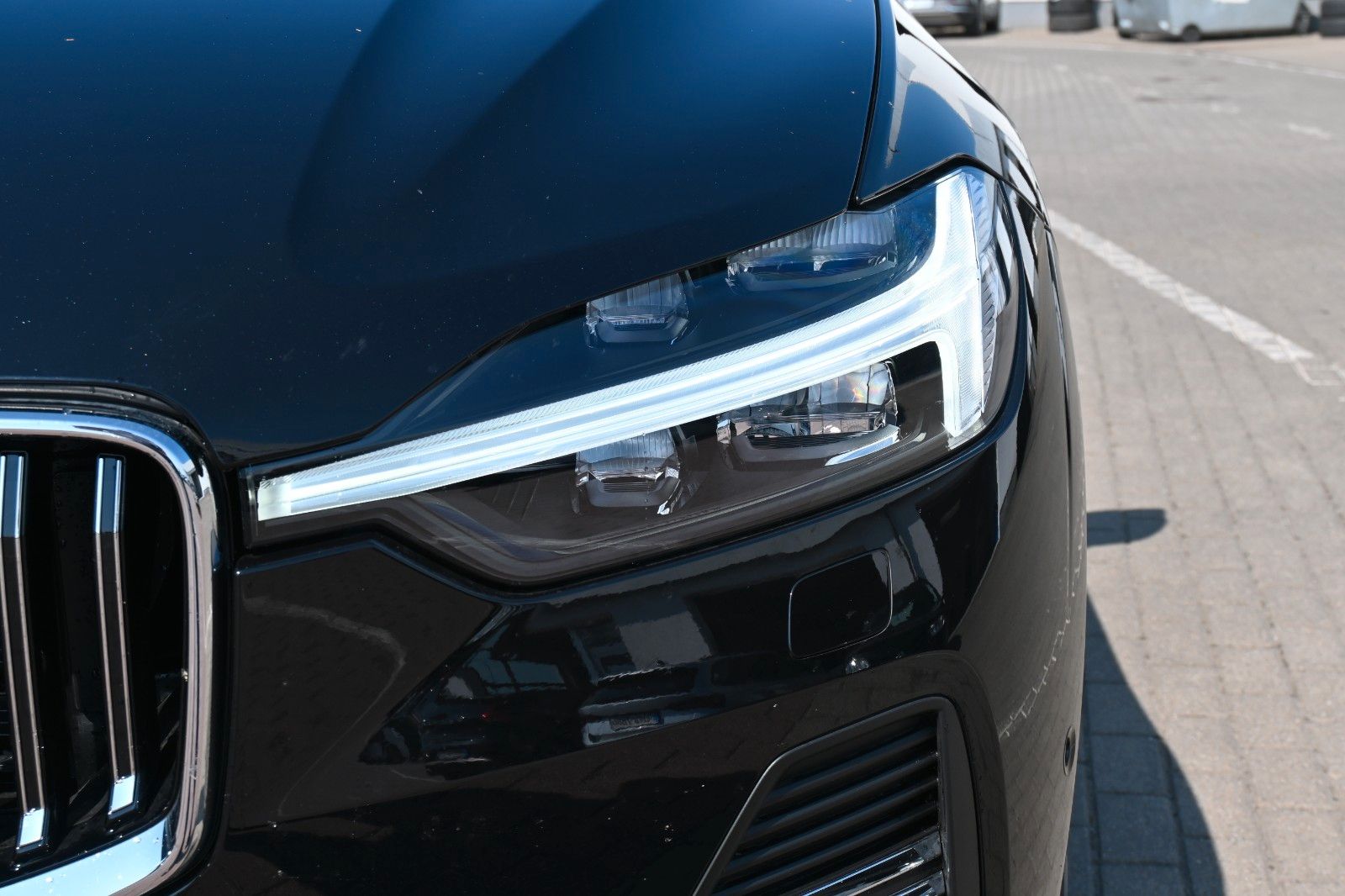 Fahrzeugabbildung Volvo XC60 T6 AWD RC Plus Bright*PANO*360*Luft*H&K*ACC