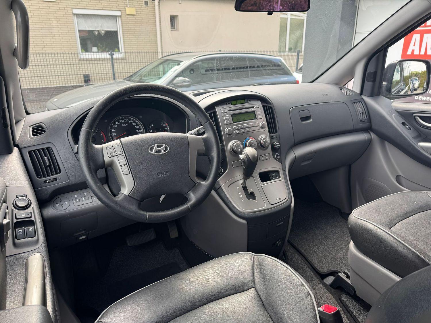 Hyundai H-1 Travel Comfort Leder SHZ AHK Standh. 8Sitze