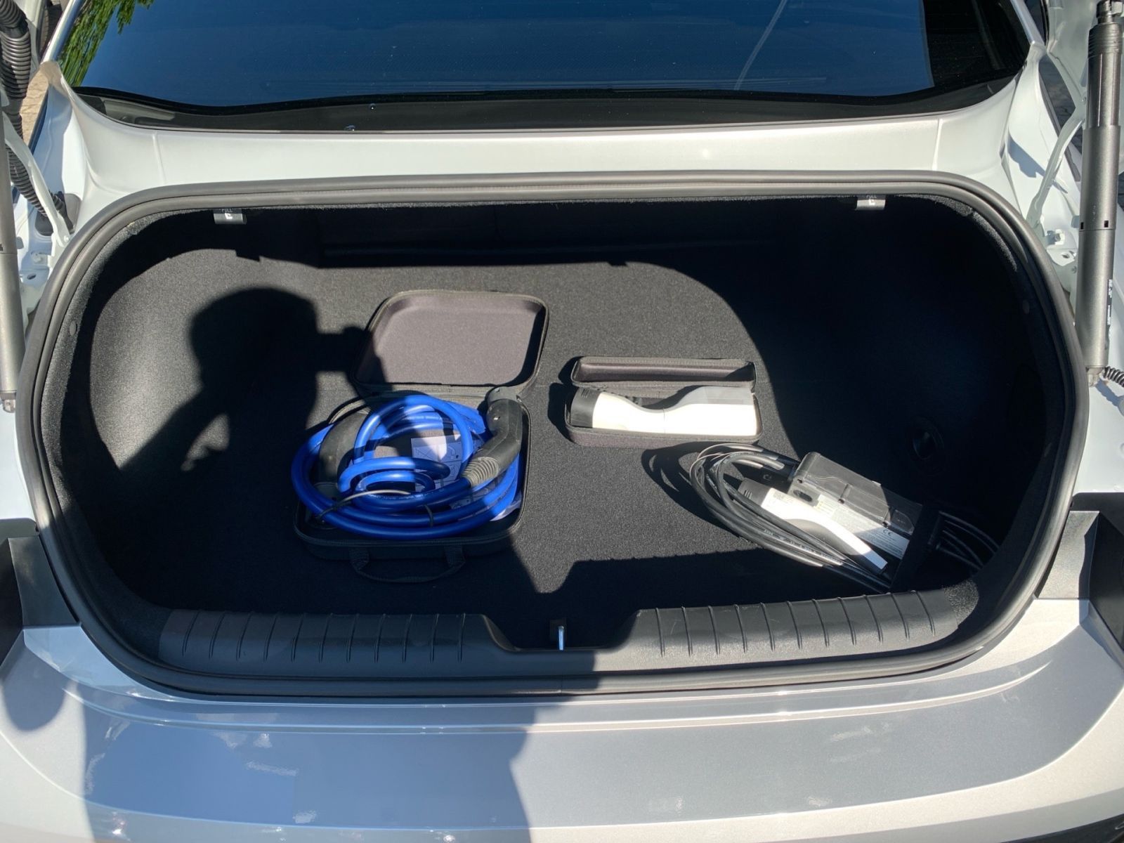 Fahrzeugabbildung Hyundai IONIQ 6 Uniq 77,4 kWh Elektro 4WD