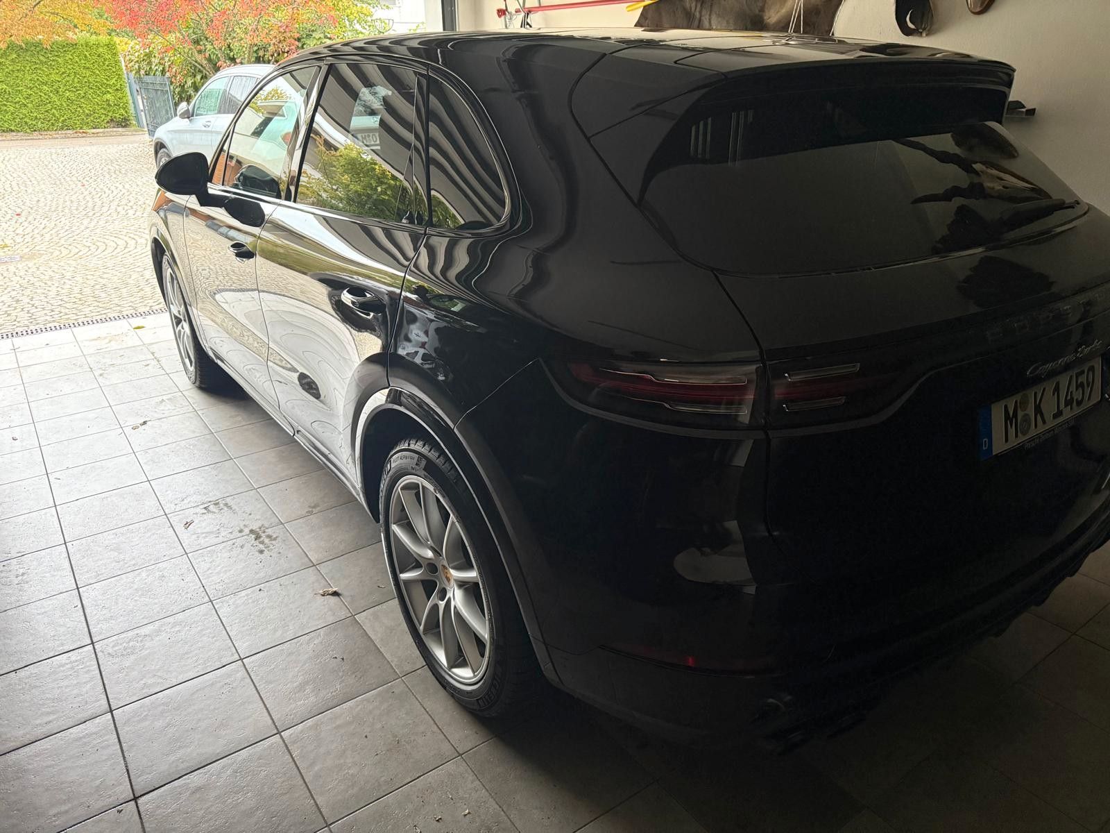 Fahrzeugabbildung Porsche Cayenne Turbo Matrix*Hinterachslenkung*Garantie