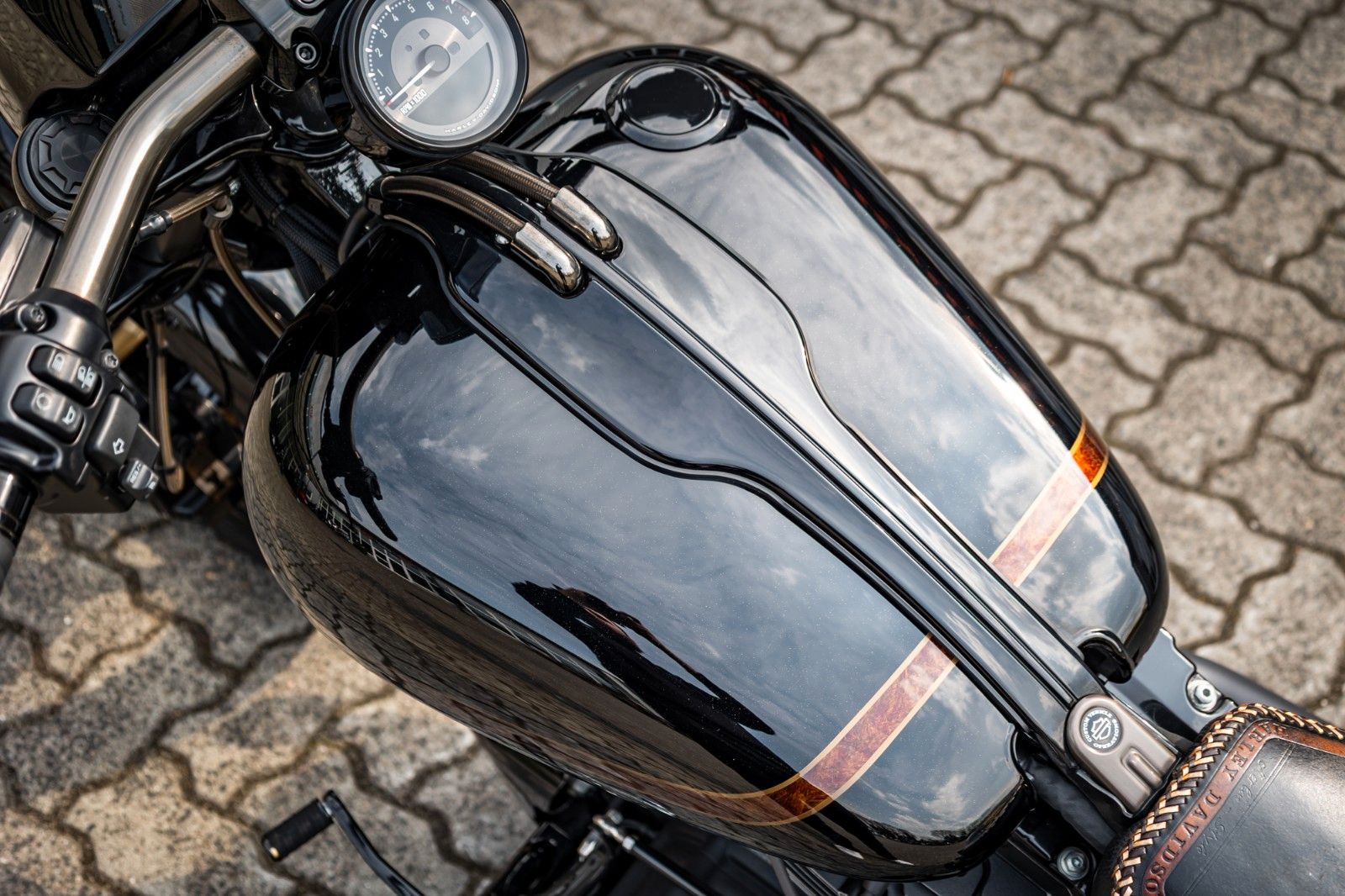 Fahrzeugabbildung Harley-Davidson CVO Pro Street Breakout - Kesstech -